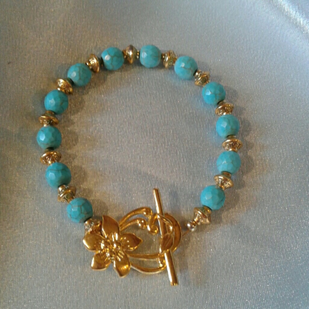Turquoise beaded bracelet